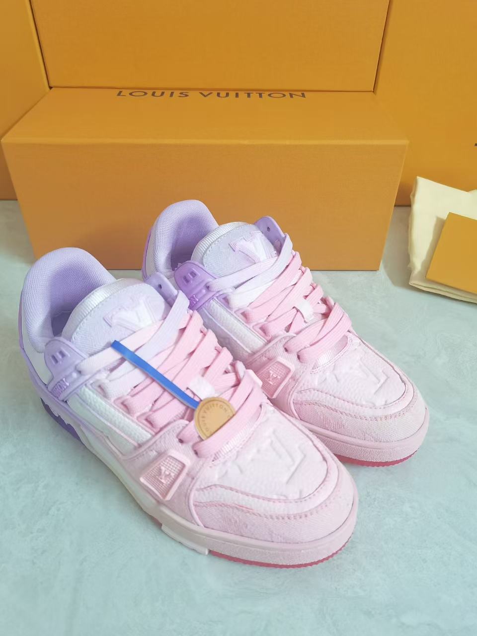 LV Shoes(AAA)-1075