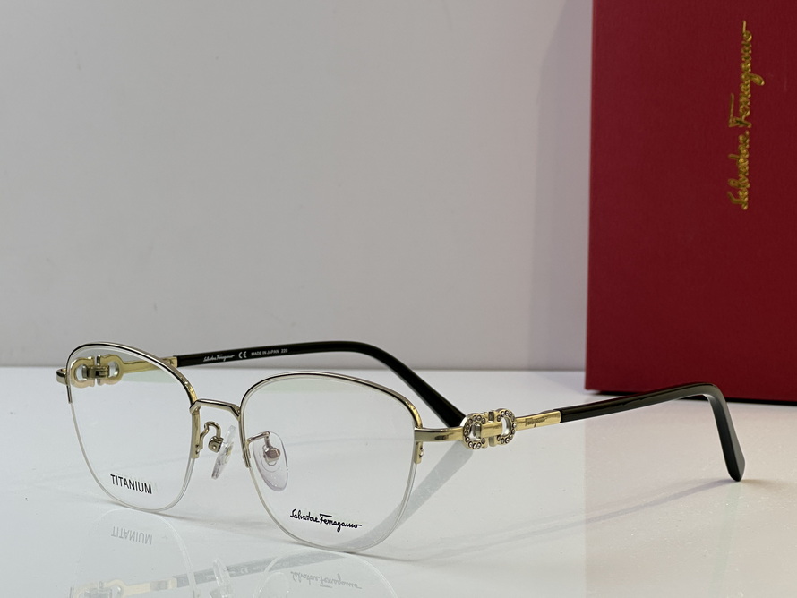 FERRAGAMO Sunglasses(AAAA)-324