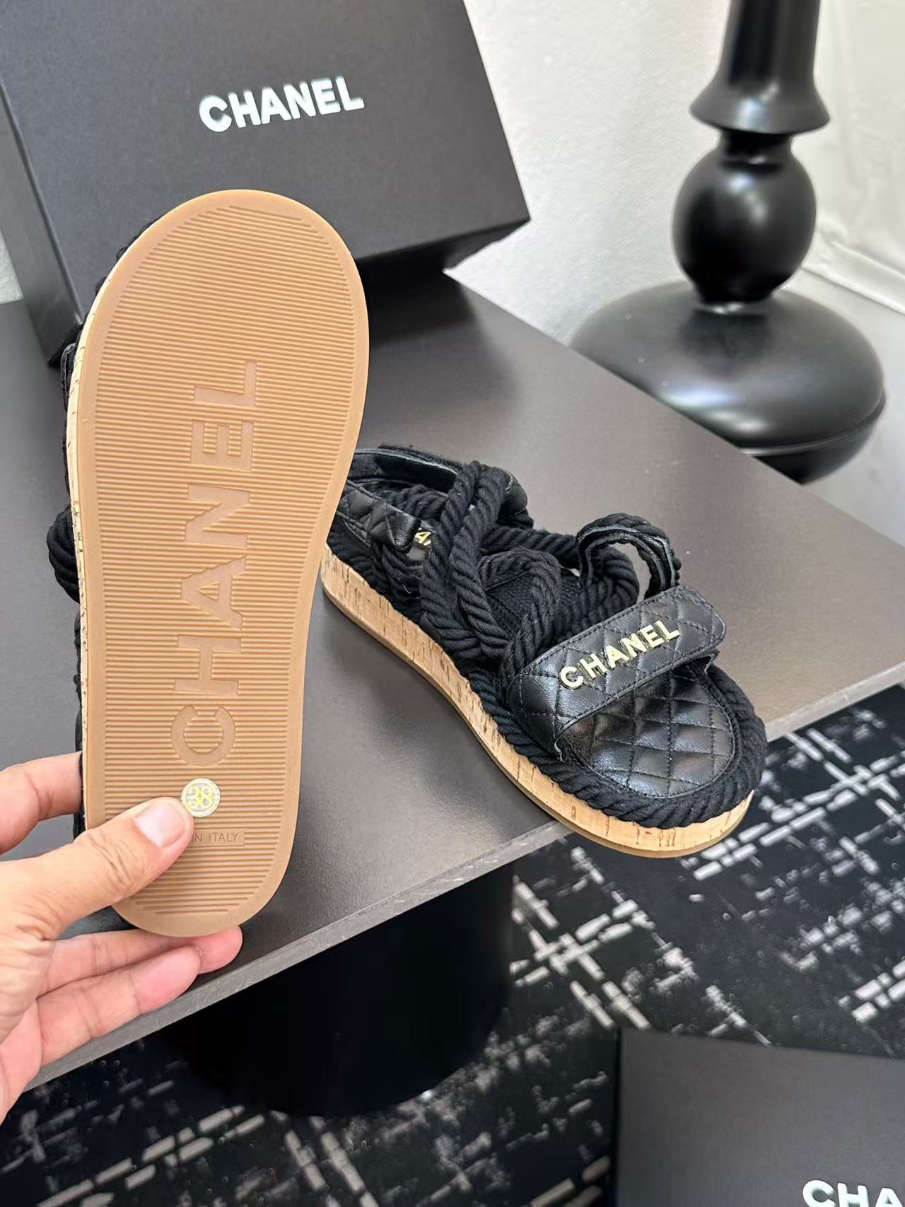 Chanel Slippers Women(AAA)-023