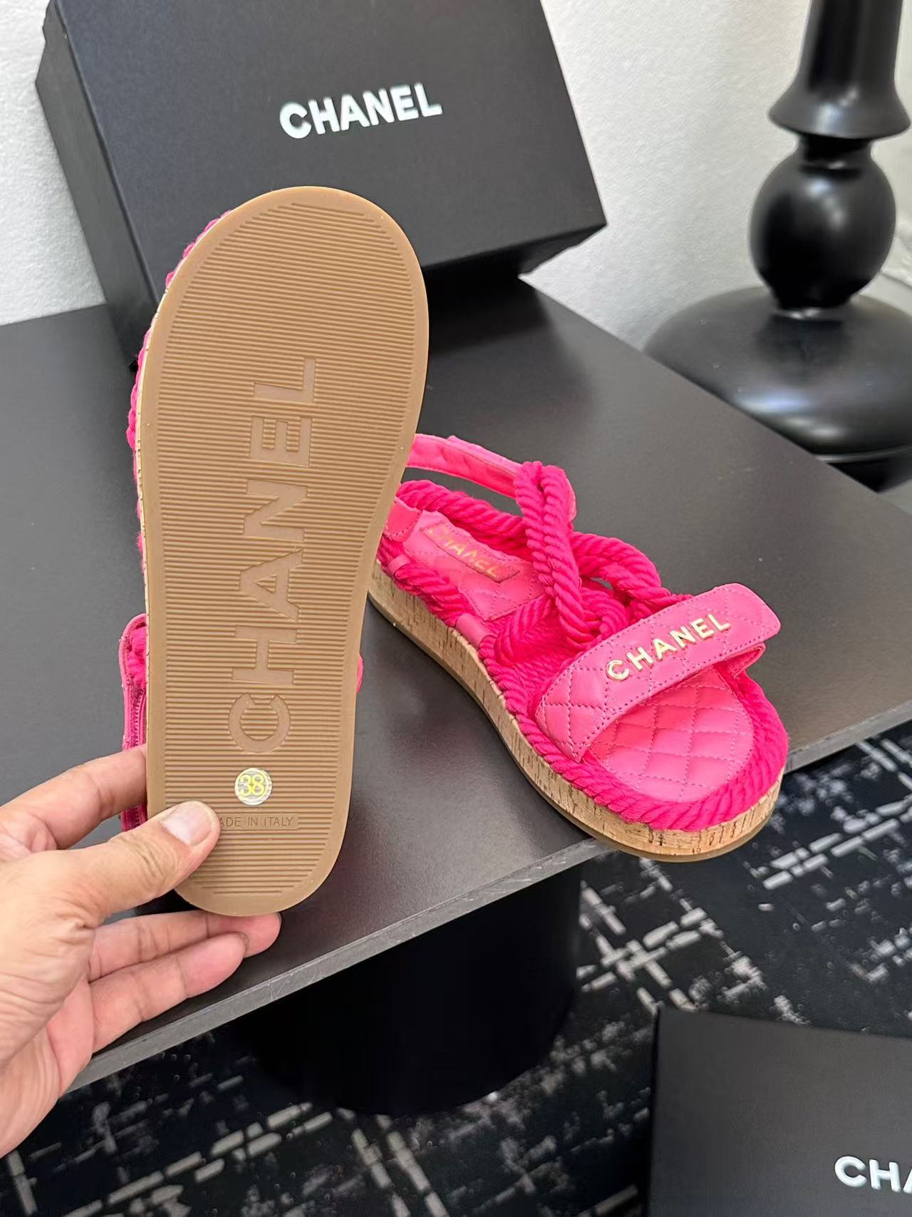 Chanel Slippers Women(AAA)-024