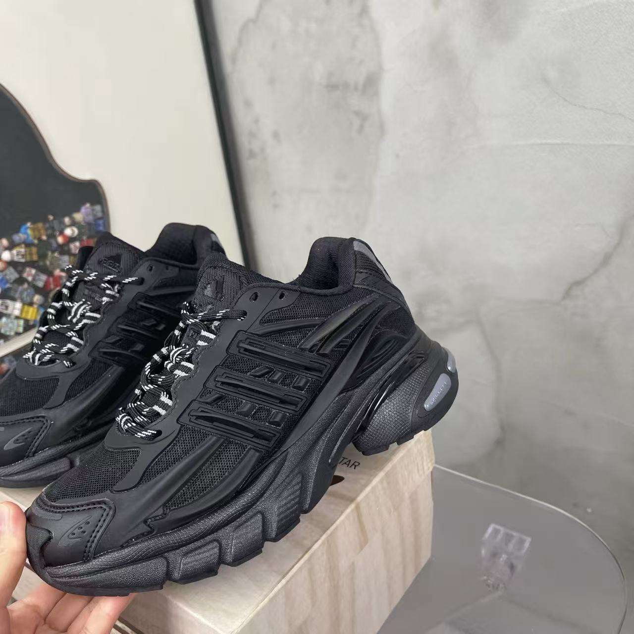 Pharrell Williams x adidas Adistar Jellyfish-009